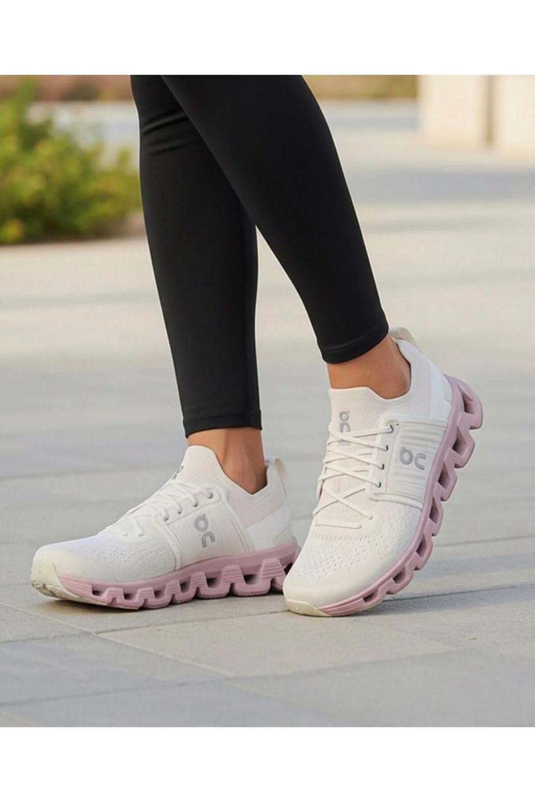 On cloud pink&white